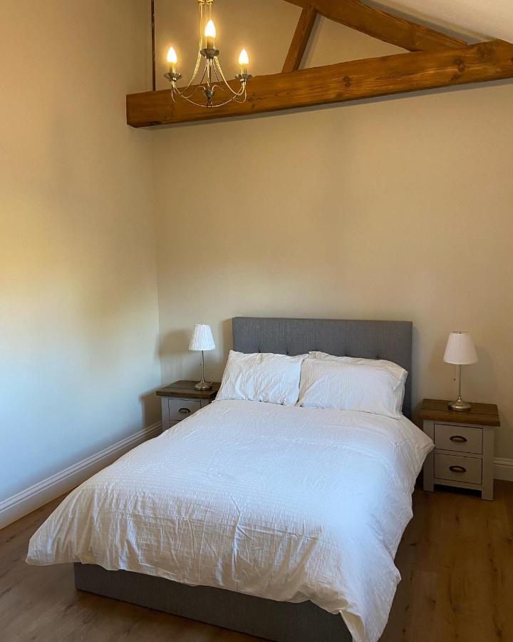 Potcote Farm Stables Accommodation Fudges Stable Towcester Exteriör bild